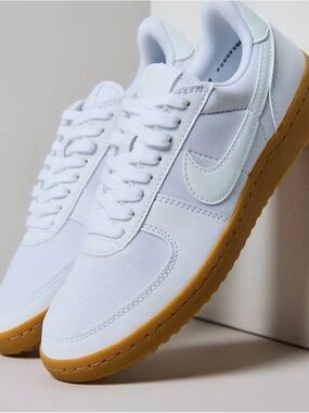Nike Women's Field General Sneakers 8.5 White
